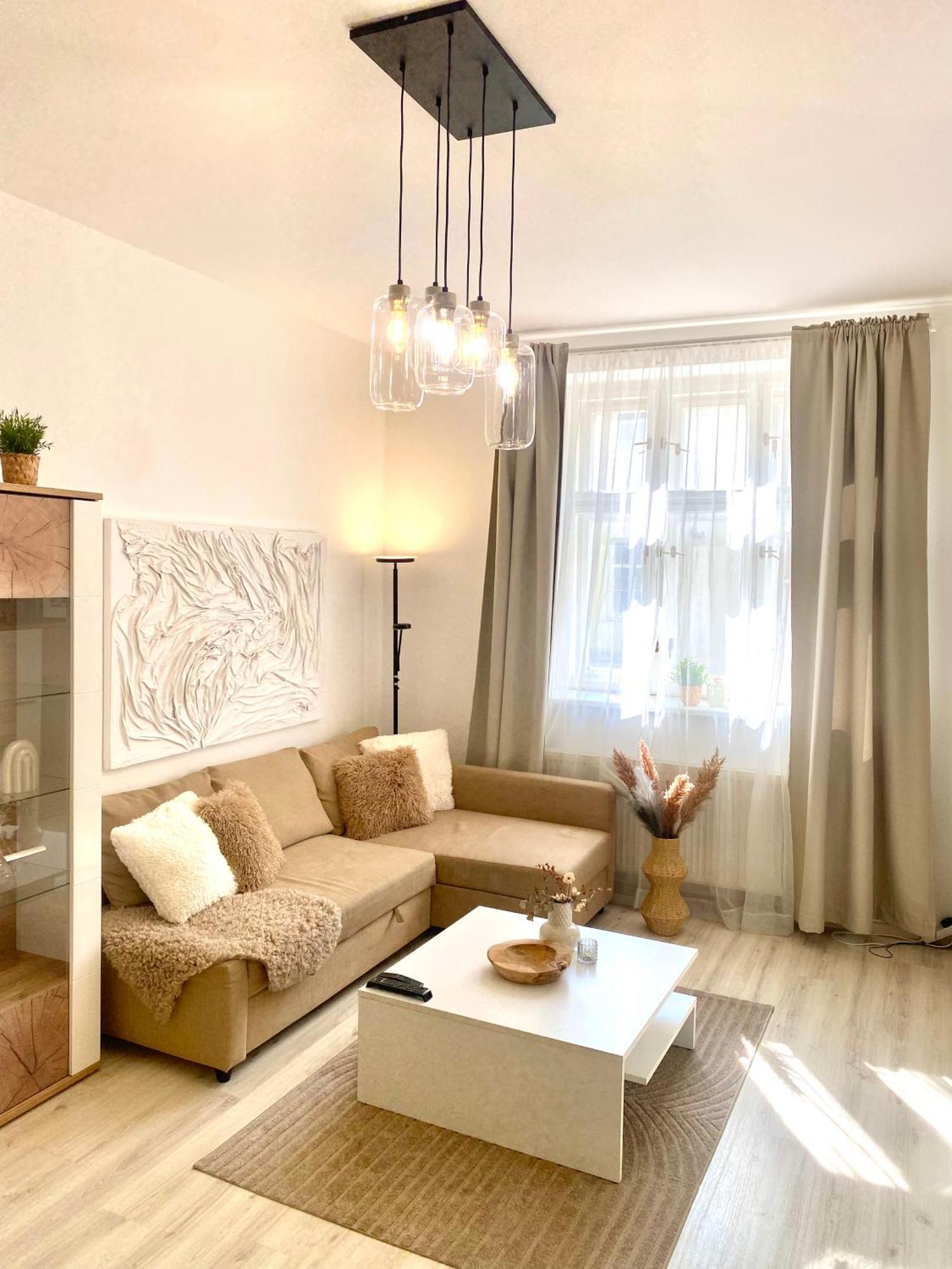 James Bond Apartment Old Town Bratislava Esterno foto