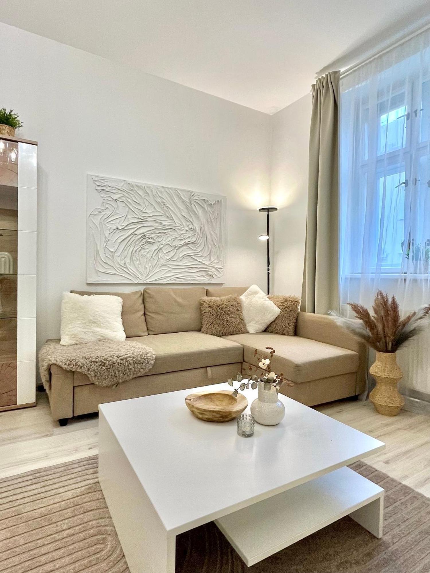 James Bond Apartment Old Town Bratislava Esterno foto